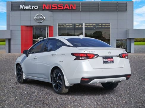 New 2025 Nissan Versa SR w/ Trunk Package image 4