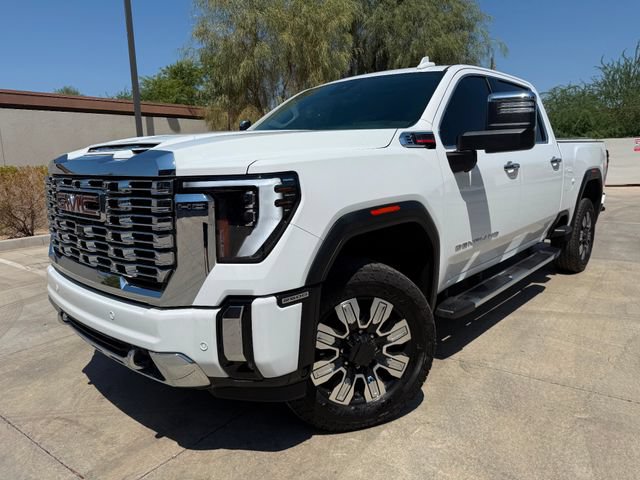 Used 2024 GMC Sierra 2500 Denali w/ Denali Reserve Package AWD/4WD image 1