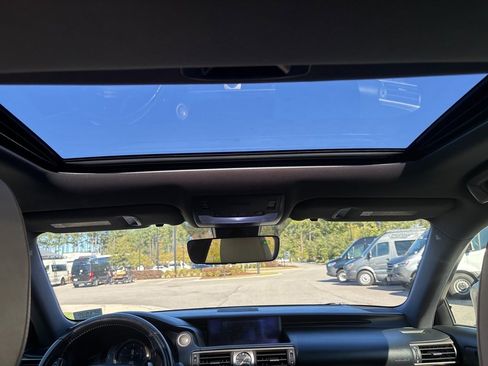 Used 2017 Lexus IS 200t image 43