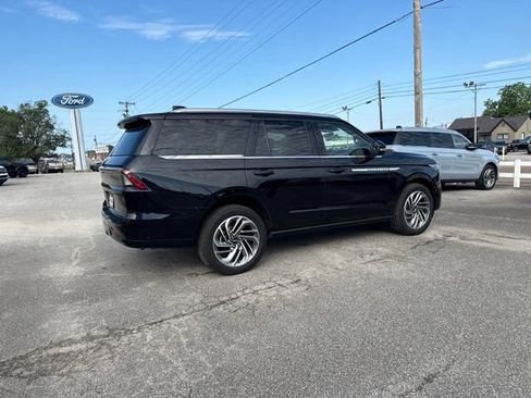 Used 2025 Lincoln Navigator Reserve AWD/4WD image 20