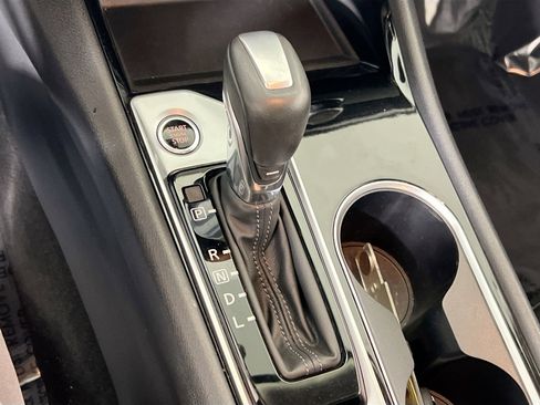 Used 2021 Nissan Altima 2.5 SV w/ SV Premium Package image 16