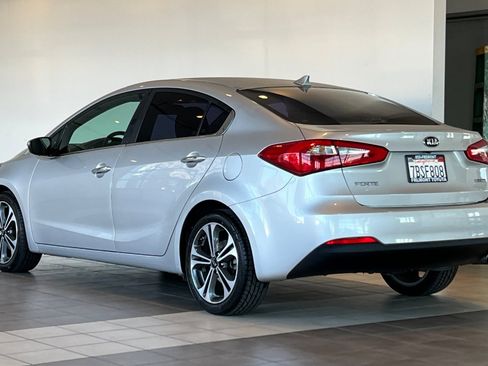 Used 2014 Kia Forte EX w/ Premium Package image 6