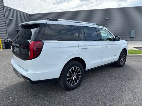 Used 2025 Ford Expedition Platinum AWD/4WD image 6