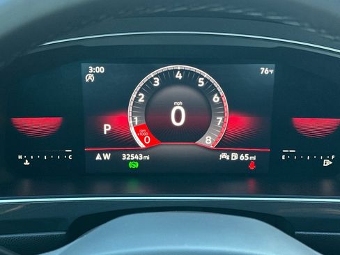 Used 2022 Volkswagen Tiguan SE R-Line image 25