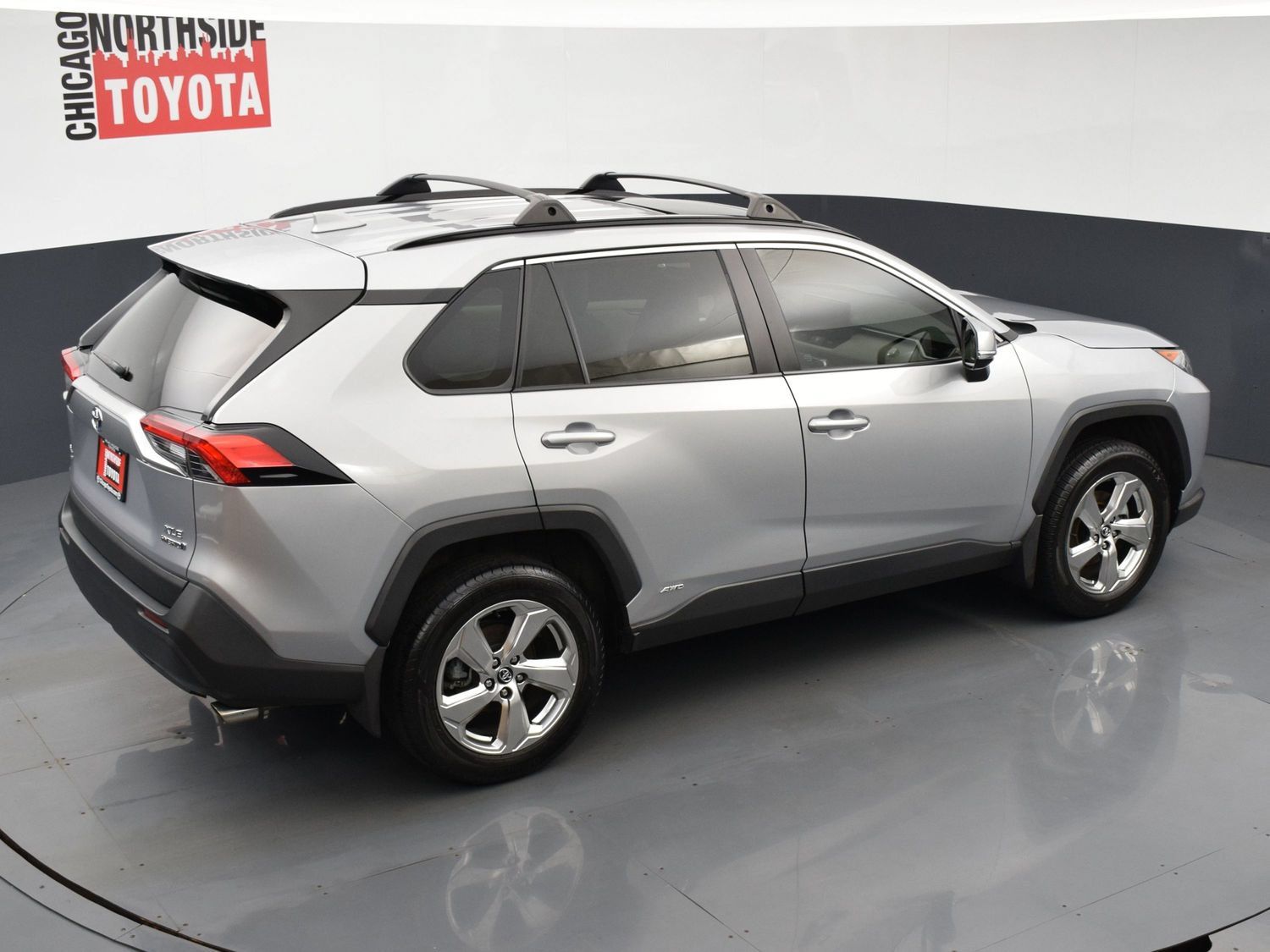 Used 2021 Toyota RAV4 XLE Premium AWD/4WD image 21