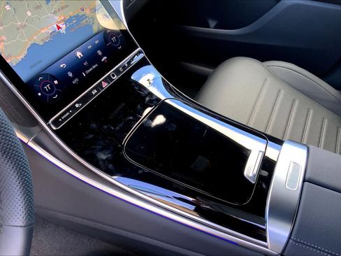 Certified 2025 Mercedes-Benz GLC 300 4MATIC image 7