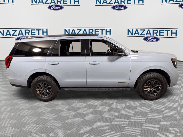 Used 2025 Ford Expedition Tremor AWD/4WD image 8