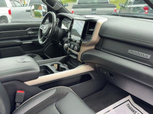 Used 2019 RAM 1500 Laramie AWD/4WD image 15