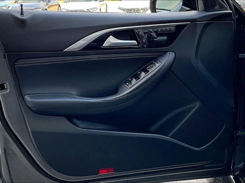 Used 2019 INFINITI QX30 w/ Navigation Package image 24