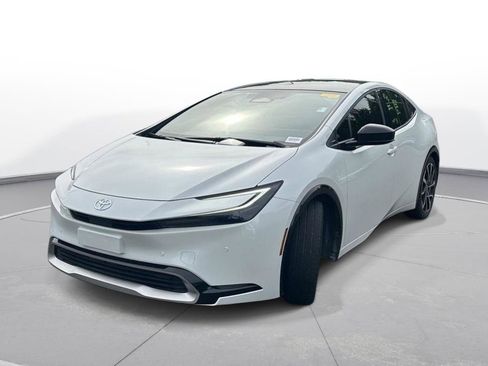Used 2023 Toyota Prius Prime FWD image 2
