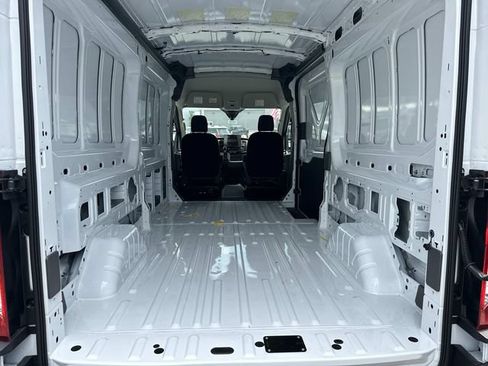 New 2026 Ford Transit 250 148 Medium Roof RWD image 26