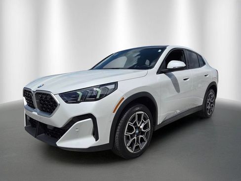Used 2026 BMW X2 xDrive28i AWD/4WD image 7