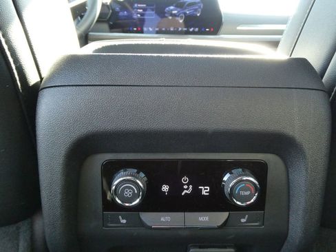 Used 2025 Chevrolet Traverse High Country w/ LPO, Floor Liner Package image 33