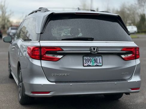 Used 2022 Honda Odyssey Elite image 3