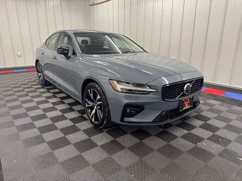 Used 2024 Volvo S60 B5 Core image 2