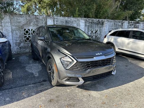 Used 2023 Kia Sportage LX AWD/4WD image 3