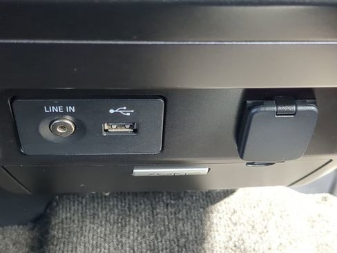 Used 2015 Ford F150 XLT image 21