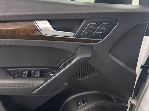 Used 2019 Audi Q5 2.0T Premium Plus w/ Premium Plus Package AWD/4WD image 9