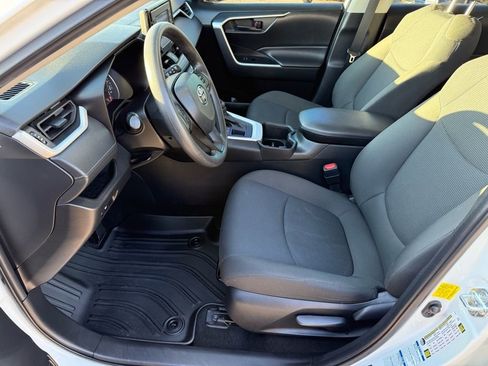 Used 2022 Toyota RAV4 LE image 11