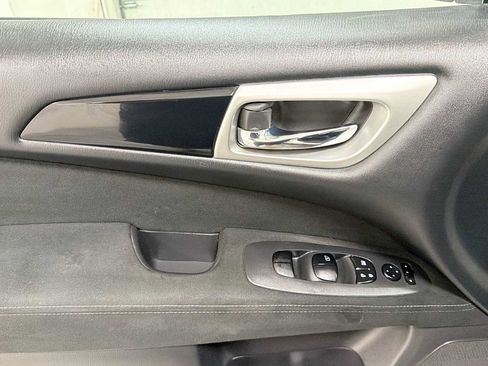 Used 2015 Nissan Pathfinder S FWD image 15