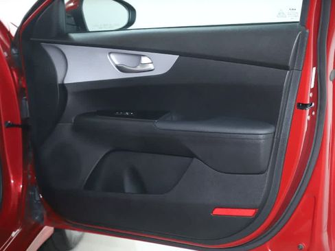 Used 2024 Kia Forte LXS FWD image 33