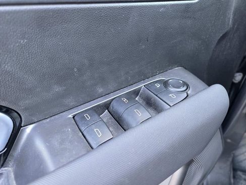 Used 2024 Chevrolet Colorado Z71 w/ Z71 Convenience Package 2 image 34