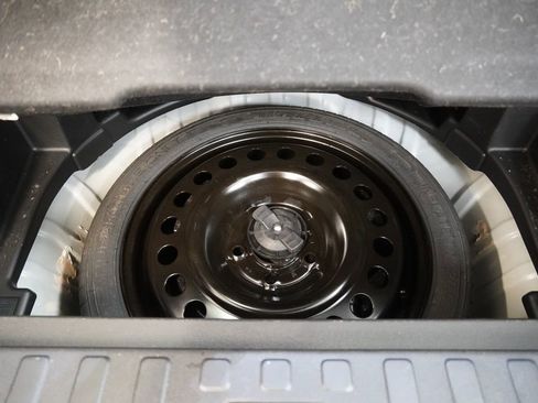 Used 2020 Chevrolet Equinox Premier image 13