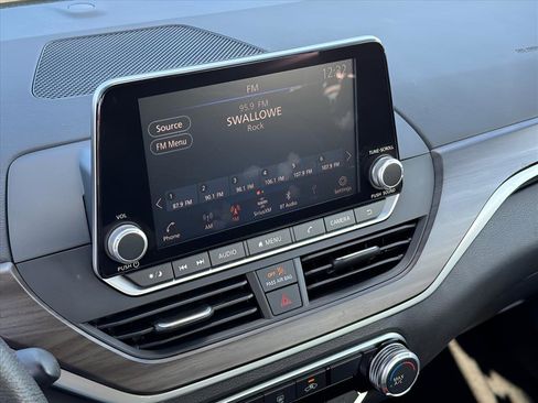 Used 2023 Nissan Altima 2.5 SV image 25