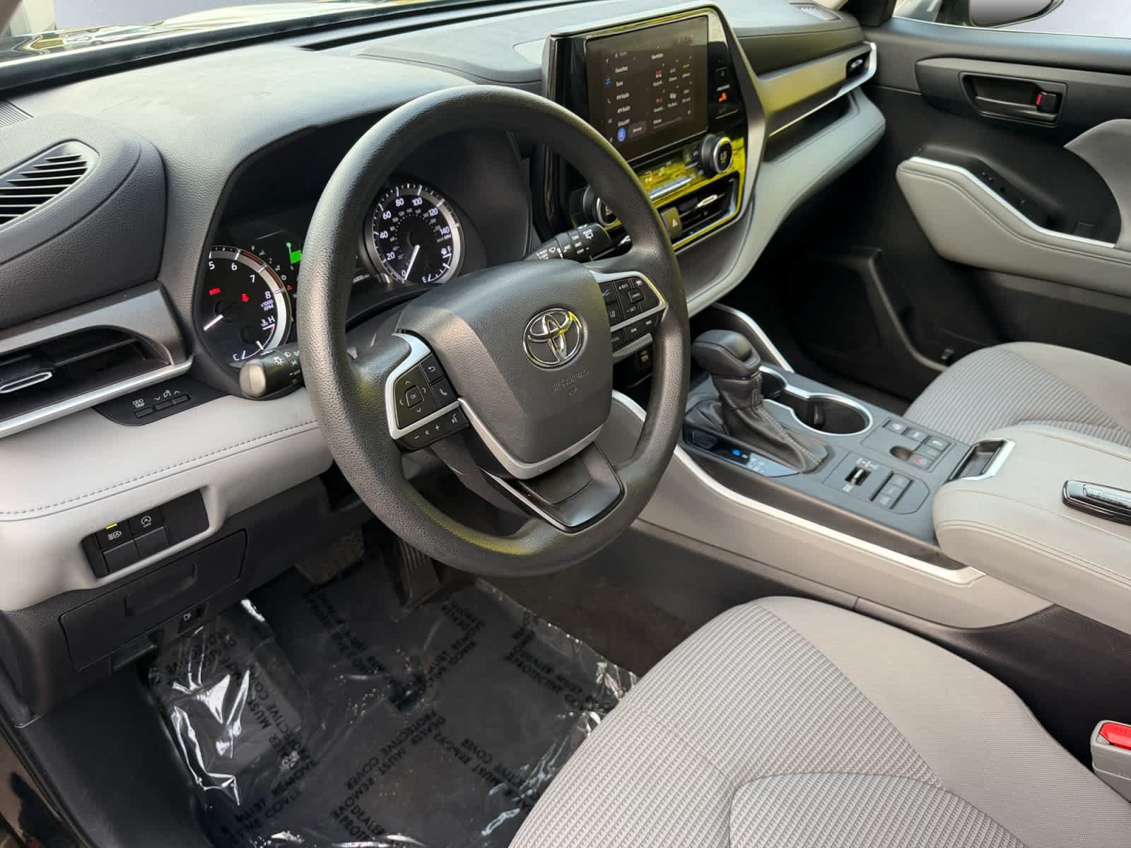 Used 2023 Toyota Highlander L AWD/4WD image 26
