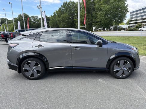 Used 2023 Nissan Ariya AWD/4WD image 6