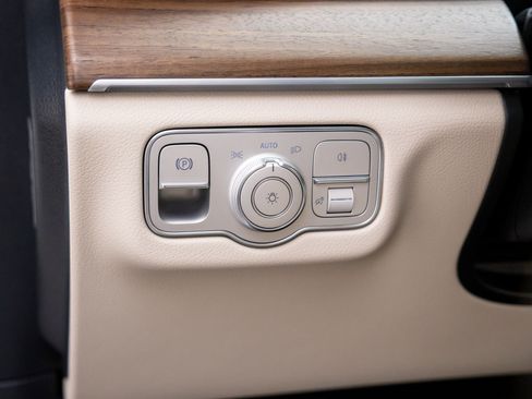 New 2026 Mercedes-Benz GLS 450 4MATIC image 25