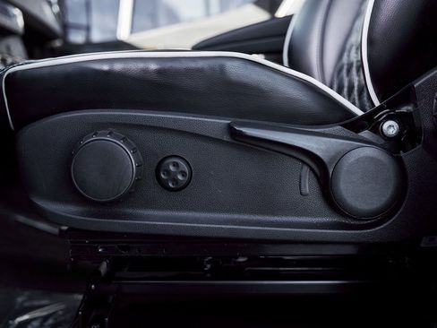 Used 2019 Mercedes-Benz Sprinter 144 image 38