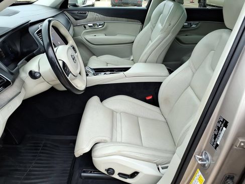 Used 2023 Volvo XC90 B6 Ultimate AWD/4WD image 16
