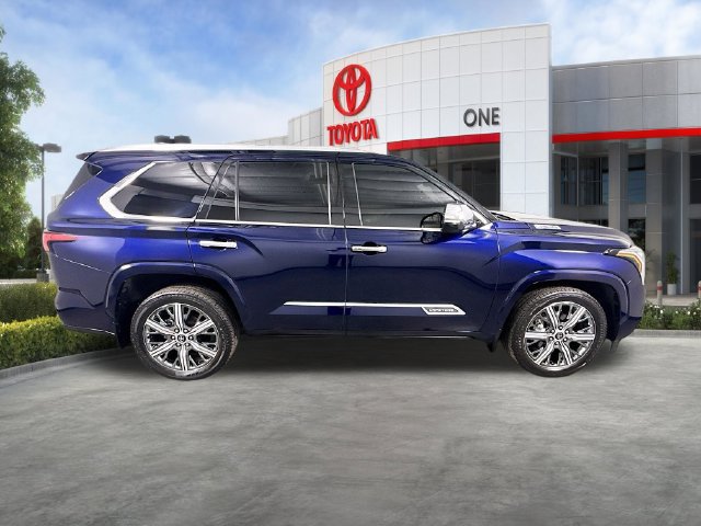 Used 2023 Toyota Sequoia Capstone AWD/4WD image 10