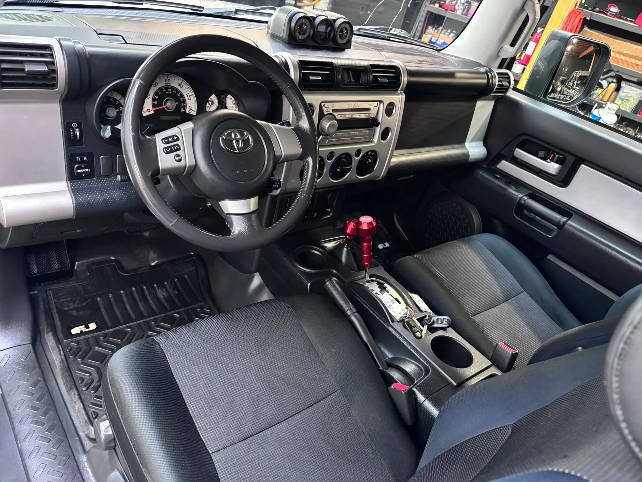 Used 2007 Toyota FJ Cruiser 4WD w/ Upgrade Pkg 1 image 8