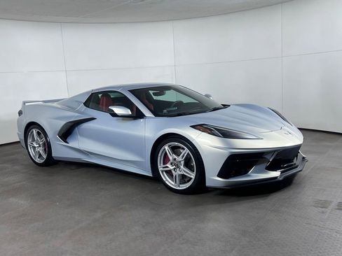 Used 2021 Chevrolet Corvette Stingray Preferred Conv w/ Z51 Performance Package RWD image 9