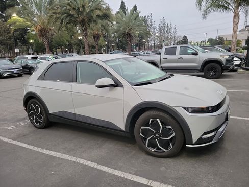 Used 2024 Hyundai Ioniq 5 SEL image 2