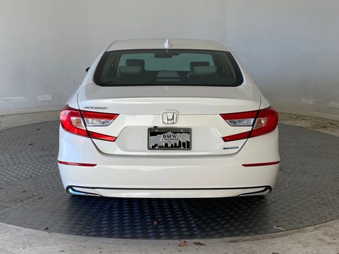 Used 2018 Honda Accord EX image 9