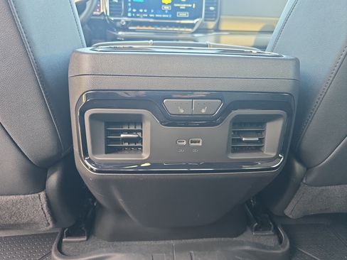 Used 2025 Chevrolet Silverado 1500 ZR2 image 17