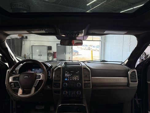 Used 2018 Ford F250 King Ranch w/ King Ranch Ultimate Package image 27