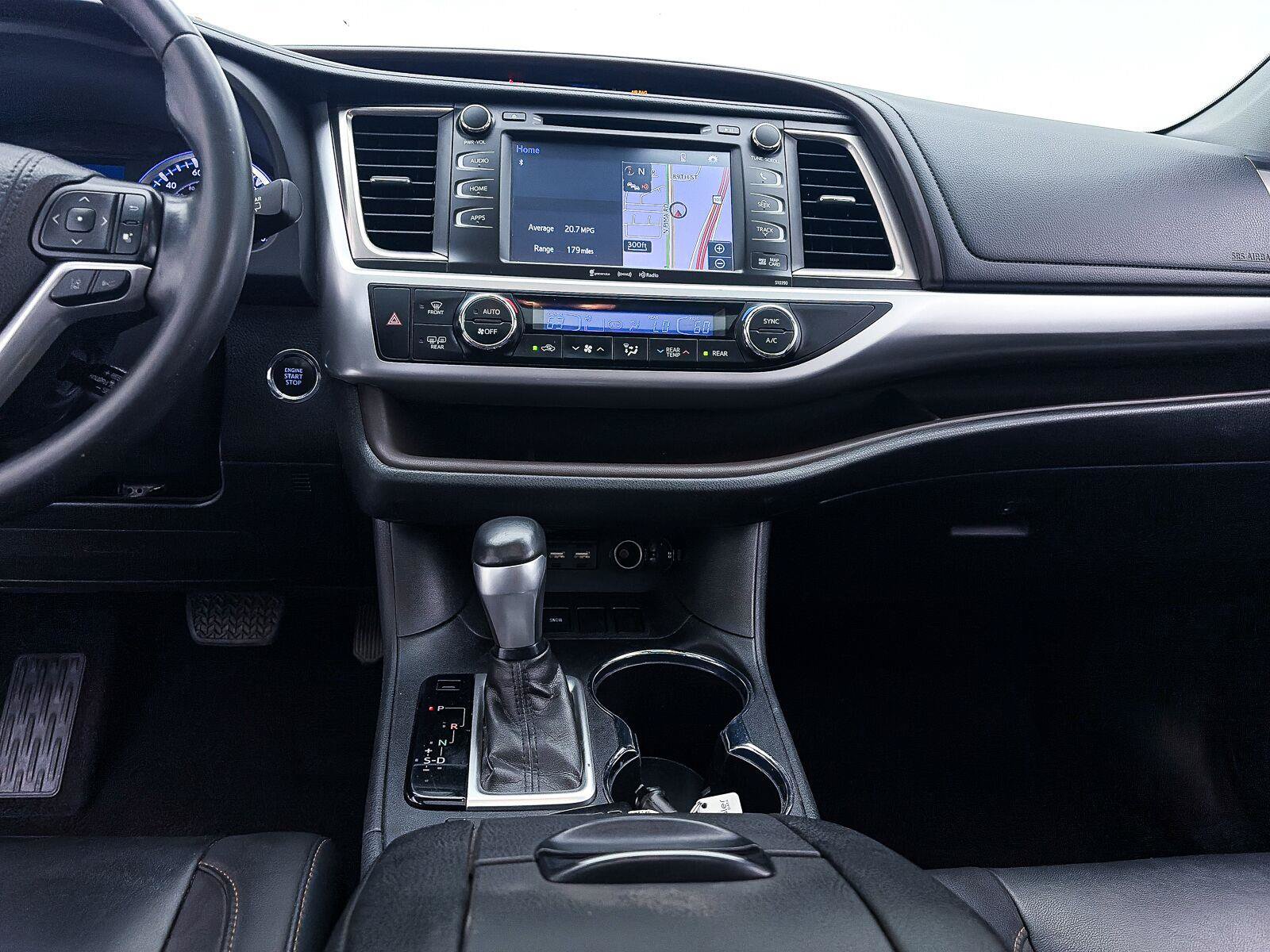 Used 2019 Toyota Highlander XLE FWD image 8