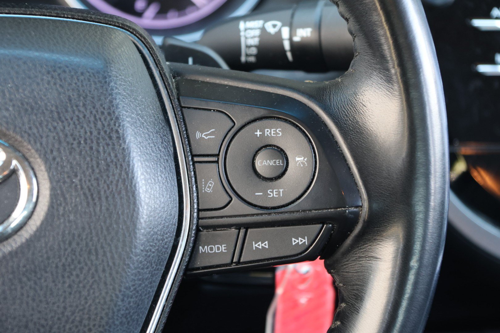 Used 2018 Toyota Camry SE FWD image 26