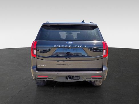 Used 2025 Ford Expedition Active AWD/4WD image 5