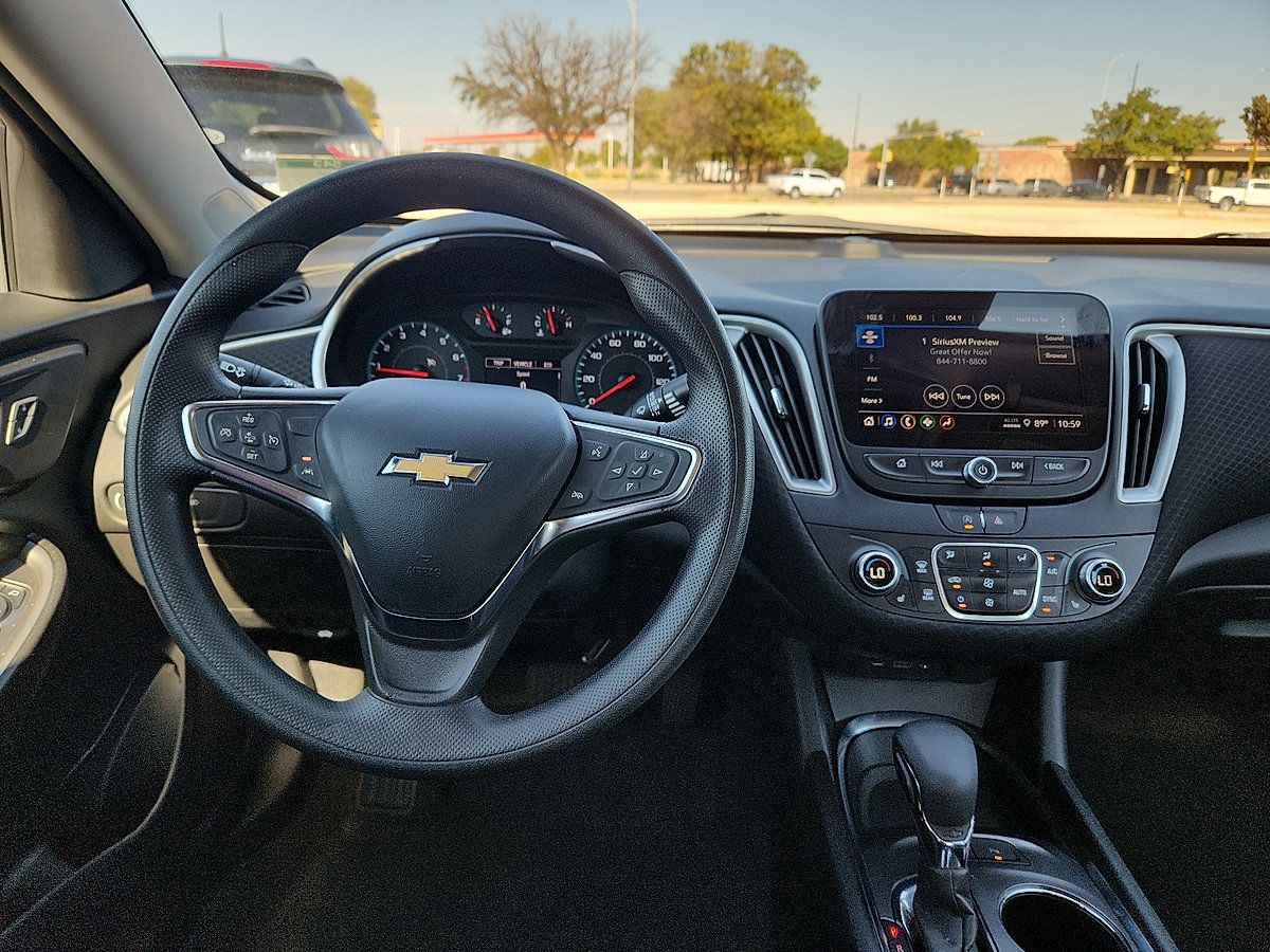 Used 2025 Chevrolet Malibu LT FWD image 7