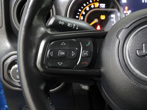 Used 2022 Jeep Gladiator Sport image 8