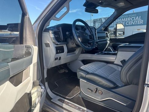 Used 2024 Ford F450 Limited image 6