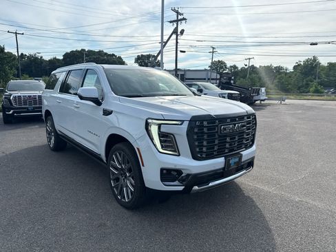 New 2026 GMC Yukon XL Denali Ultimate AWD/4WD image 7