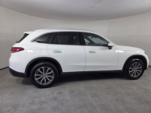 Certified 2023 Mercedes-Benz GLC 300 image 4