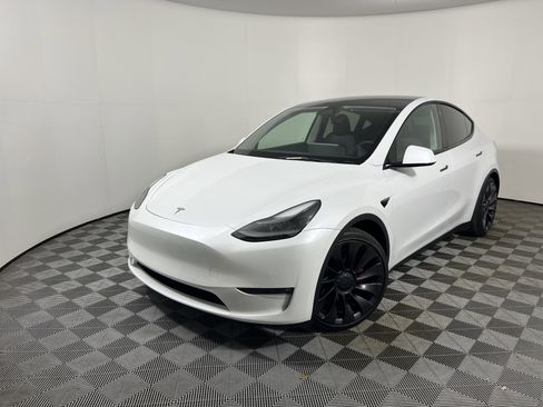 Used 2022 Tesla Model Y Performance AWD/4WD image 1