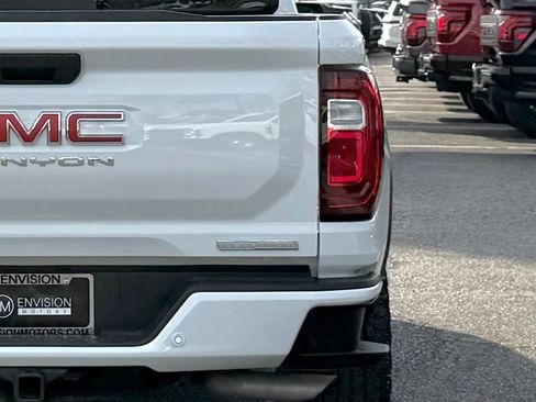 Used 2025 GMC Canyon Elevation image 8